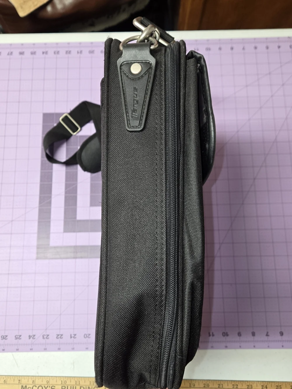 Targus Black Laptop Briefcase Messenger Bag Padded 15